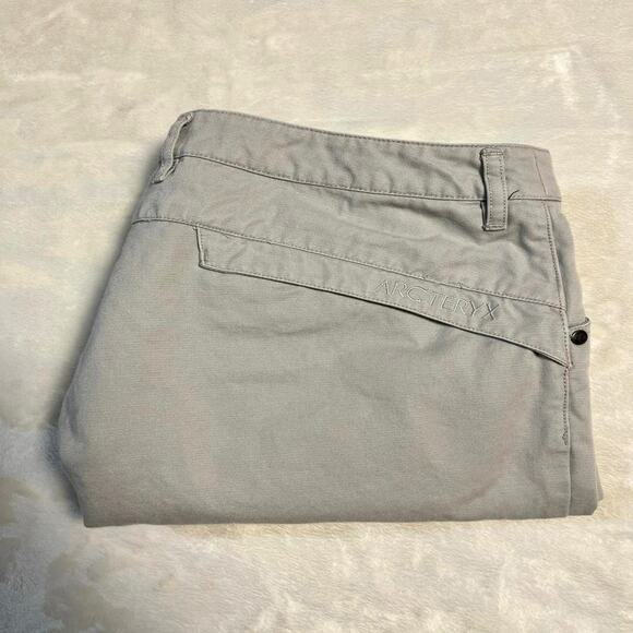 Arc'teryx Tech Chino Shorts Women's 10 Gray Athleisure Gorpcore Camp Hike Field - Picture 9 of 9